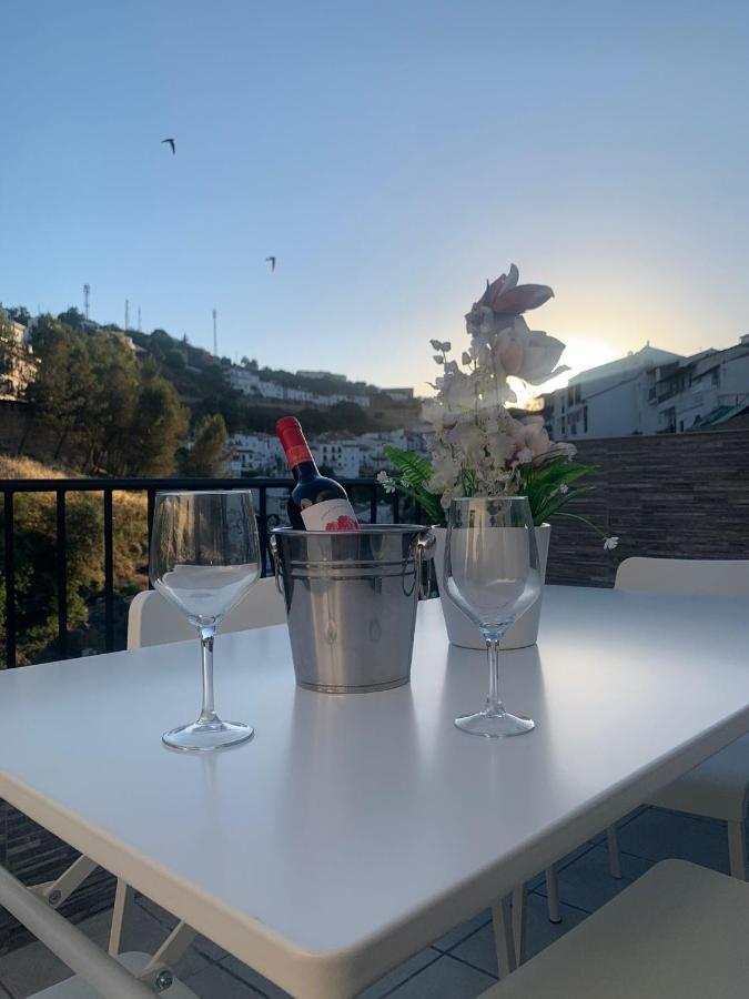 El Balcon De La Roca Appartement Setenil De Las Bodegas Buitenkant foto